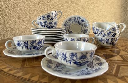 LUNEVILLE, 19th century

Part of a tea service...