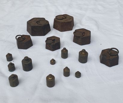 Lot of 16 weights