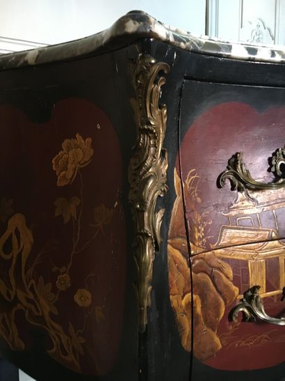 Chest of drawers in varnish martin of Louis...