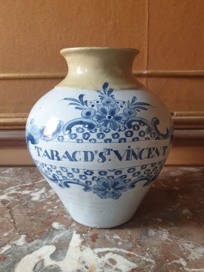 Earthenware tobacco pot Saint Vincent, 19th...