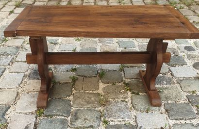 Oak coffee table, XXth century

H. 49,5 L.95...