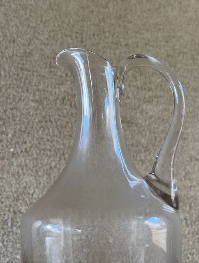 Pair of glass decanters, 19th century

H....