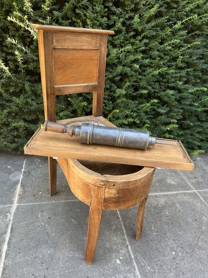 Bidet in walnut beginning of the XIXth century....