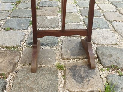 Small Burgundian pedestal table in natural...