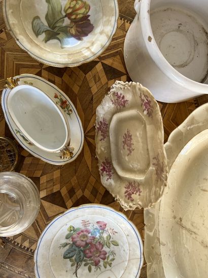 HANDKERCHIEF of various dishes including:...