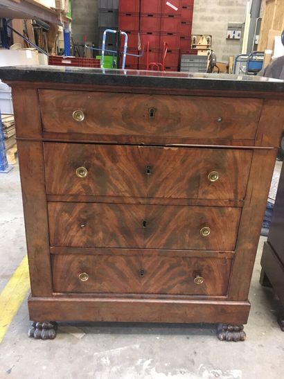 Small mahogany veneered weekly cabinet H.134...