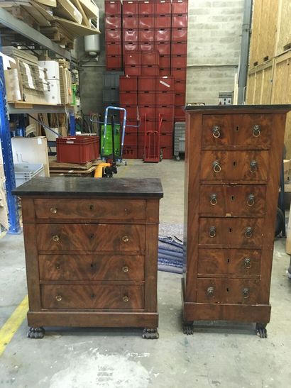 Small mahogany veneered weekly cabinet H.134...