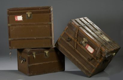 MOYNAT

Three trunks marked HGM

Various...