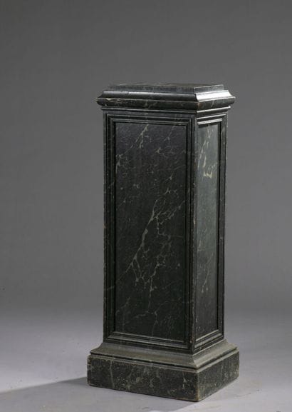 Wooden sheath painted in marble style

H.121...