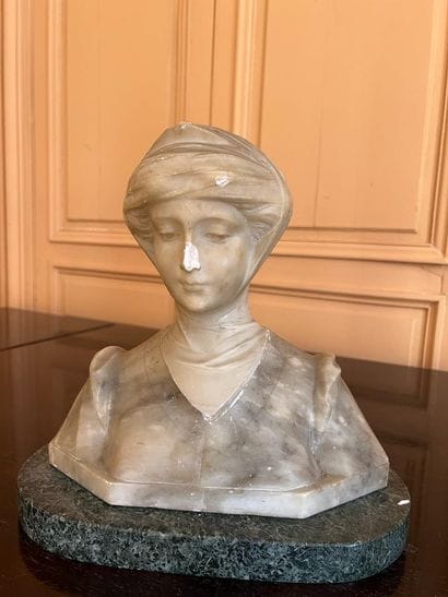 Italian school around 1900

Alabaster bust...