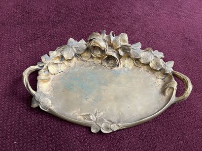 ALBERT MARIONNET (1852-1910)

Oval bronze...