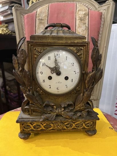 Chased and gilt bronze clock in the Louis...