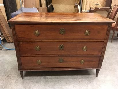 Walnut chest of drawers from the Directoire...