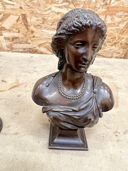 Ecole française du XIXe

Buste de femme romaine

Bronze...
