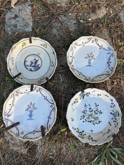 Nevers, XVIII-XIX

Four earthenware plates

D.22,5...