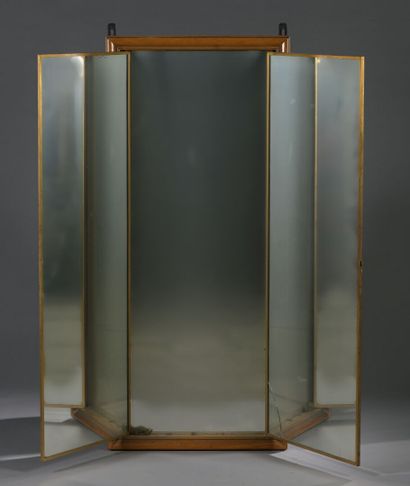 MIRROR BROT

Triptych forming a mirror and...