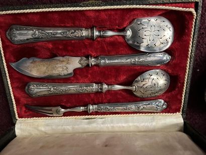 Set including a cutlery to serve fish and...