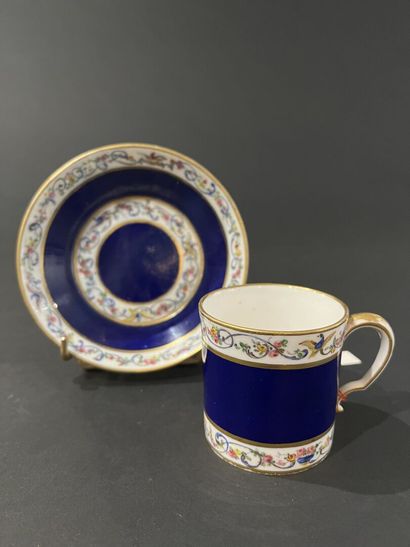 SÈVRES, late 18th century
Litron cup and...
