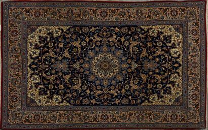 Isfahan or Isfahan carpet, in wool and close...