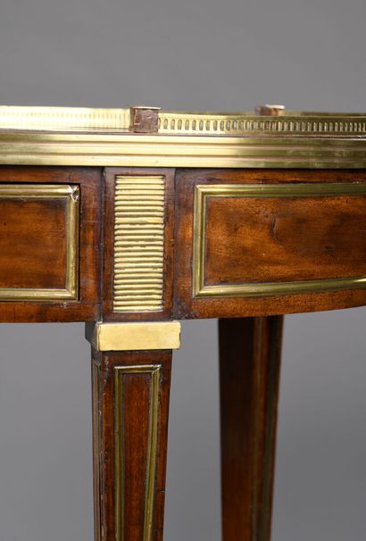 Mahogany and mahogany veneer coffee table...
