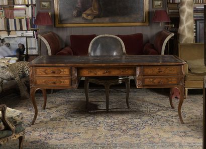 Flat desk in fruitwood veneer, work of the...