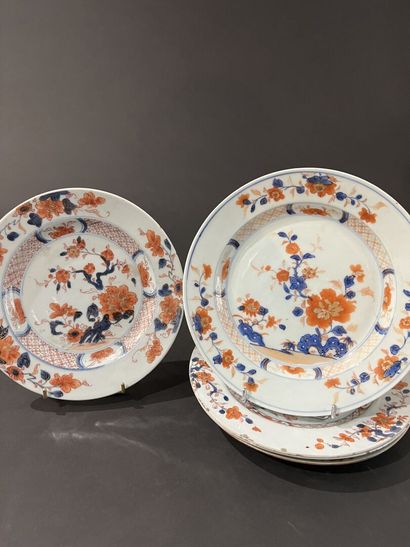 CHINA, 18th century
Five porcelain plates...
