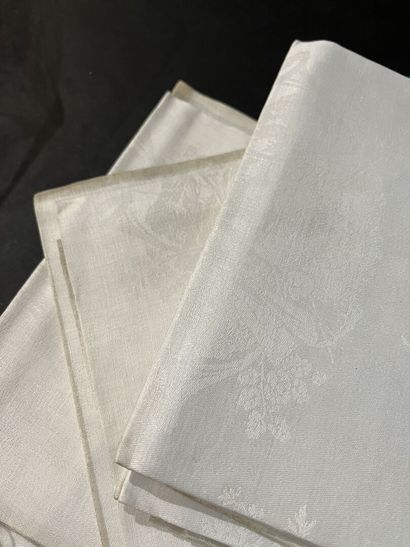 Part of a hunting service, nine linen damask...