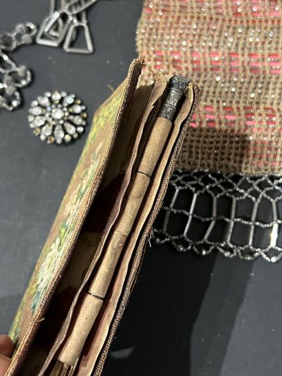Meeting of purses and accessories, 1830-...
