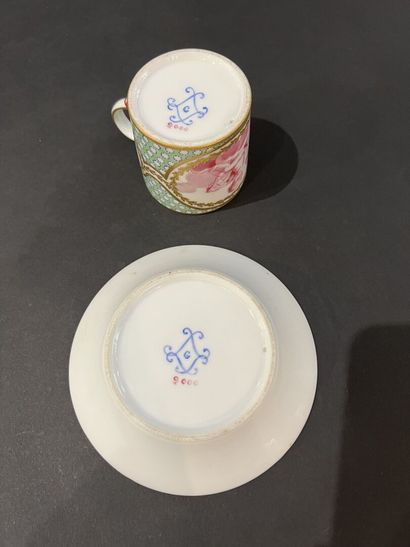 SAMSON, 19th century
Porcelain cup and saucer...