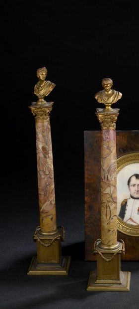 Pair of Corinthian columns in marble, 19th...