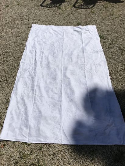 Linen damask tablecloth, circa 1830-1840,...