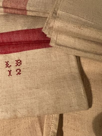 A dozen dishcloths on two models, cloths...