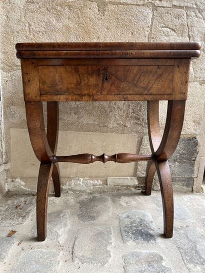 Restoration period burr veneer game table
Opening...