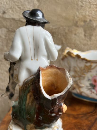 Lot of porcelain of Paris, mid 19th century
Including...