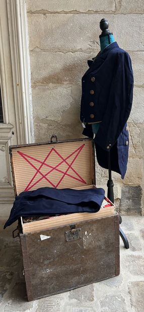 Butler's livery signed Belle Jardinière,...