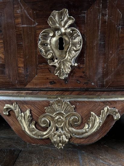 Violet wood veneer chest of drawers stamped...