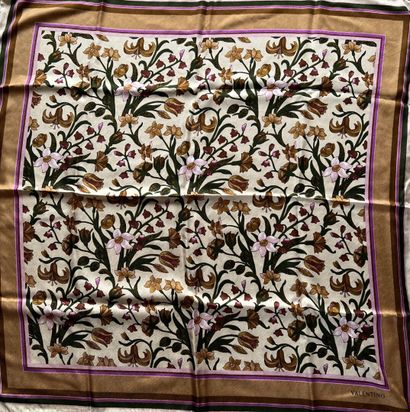 VALENTINO
Silk scarf with floral decoration...
