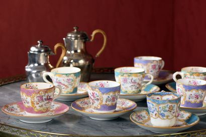 MINTON, 19th century
Suite of cups and their...
