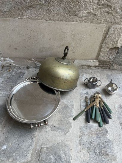 Théière et son réchaud, XIXème siècle

On...