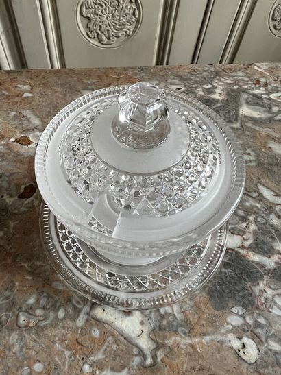 BACCARAT, XXe
Confiturier en cristal avec...