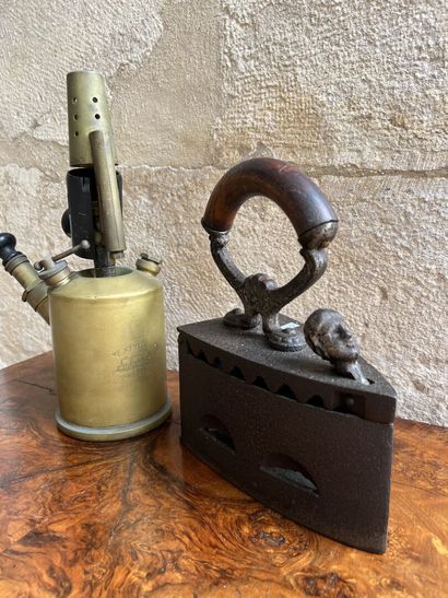Gas soldering iron early XXth century 

An...
