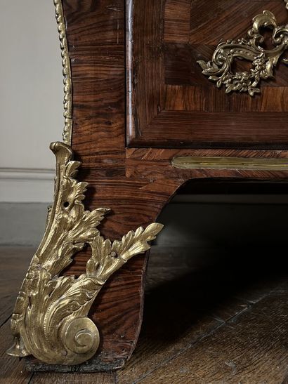 Violet wood veneer chest of drawers stamped...