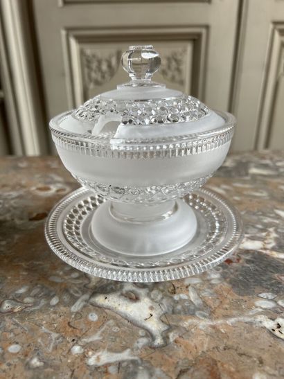 BACCARAT, XXe
Confiturier en cristal avec...