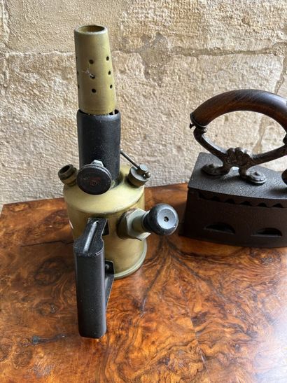 Gas soldering iron early XXth century 

An...