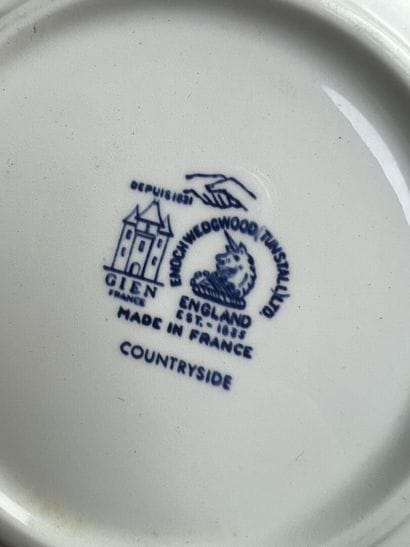 GIEN / WEDGWOOD, XXe
9 assiettes et 9 assiettes...