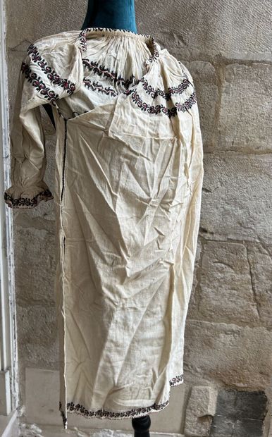 Romanian costumes, first third of the twentieth...