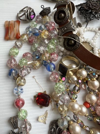 Lot of costume jewelry