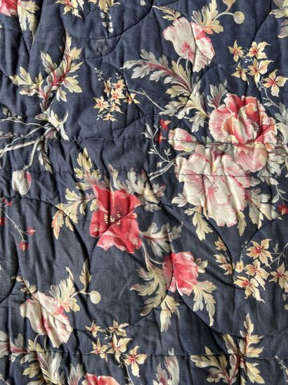 Foot cover and two quilted and quilted blankets,...