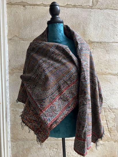 Long cashmere shawl, second third of the...