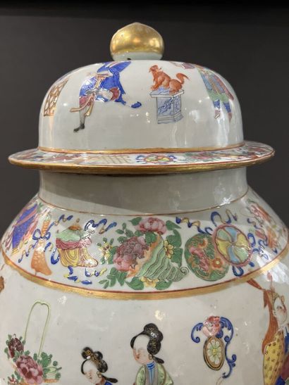CHINE, début du XIXe siècle
Paire de potiches...